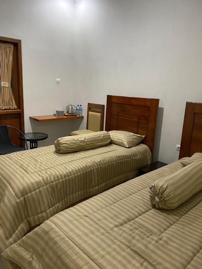 Hotel Kaliu Pacitan Bagian luar foto