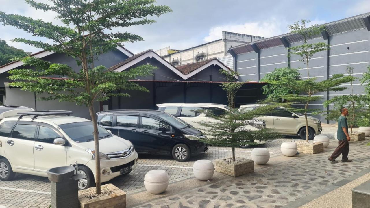 Hotel Kaliu Pacitan Bagian luar foto
